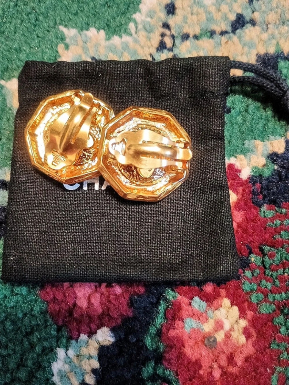 Chanel Vintage Octagonal Gold-Tone Clip-On Earrings - Picture 3 of 6